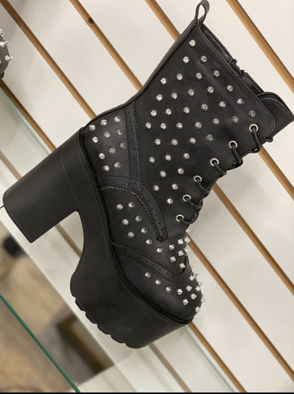 Brogue Spiked Women's Block Heel Platform Booties